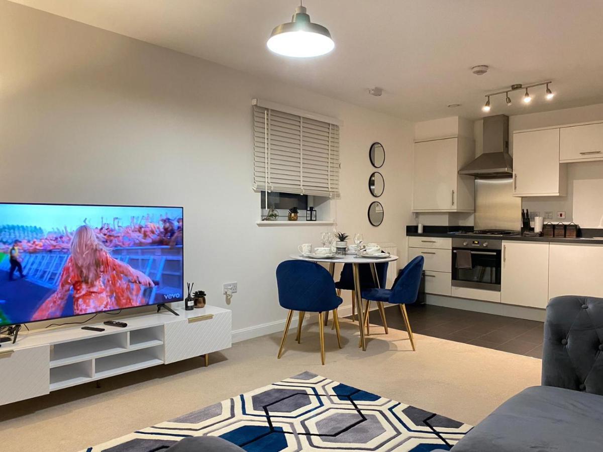 Wainscot Stylish Station Apartment In Rochester With Free Parking מראה חיצוני תמונה
