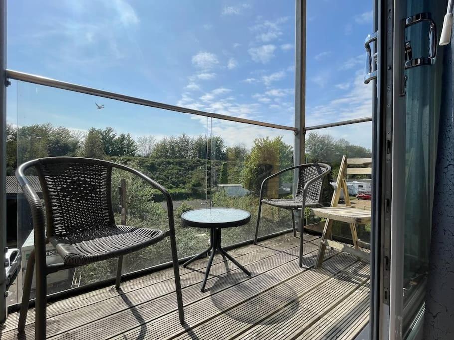 Wainscot Stylish Station Apartment In Rochester With Free Parking מראה חיצוני תמונה