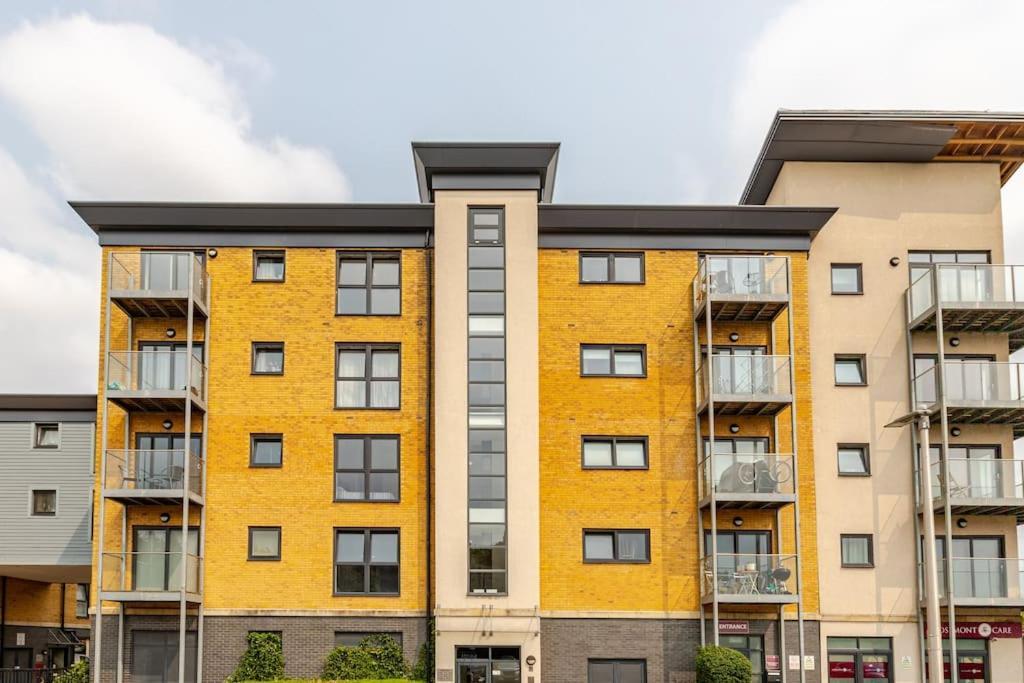 Wainscot Stylish Station Apartment In Rochester With Free Parking מראה חיצוני תמונה