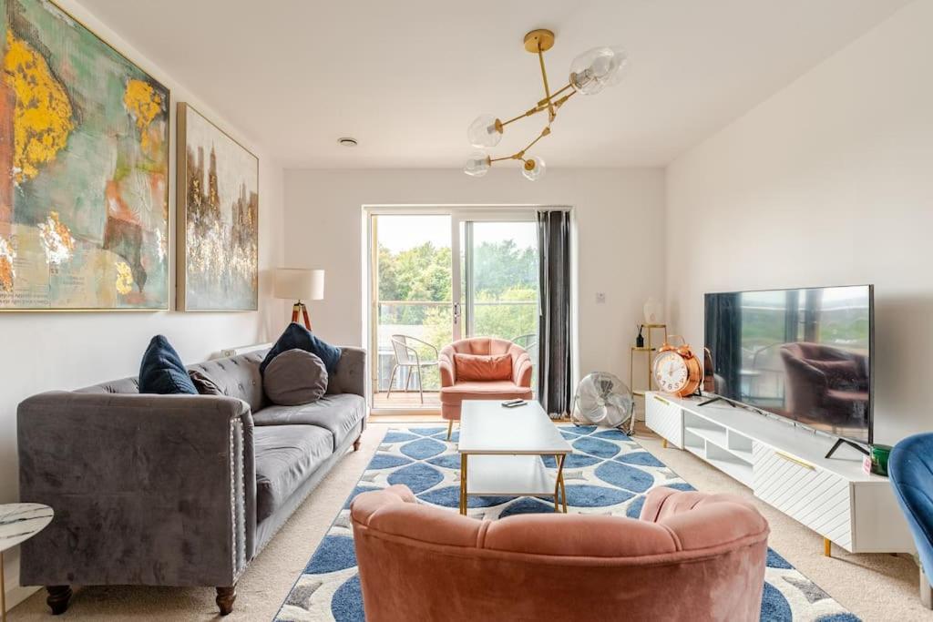 Wainscot Stylish Station Apartment In Rochester With Free Parking מראה חיצוני תמונה