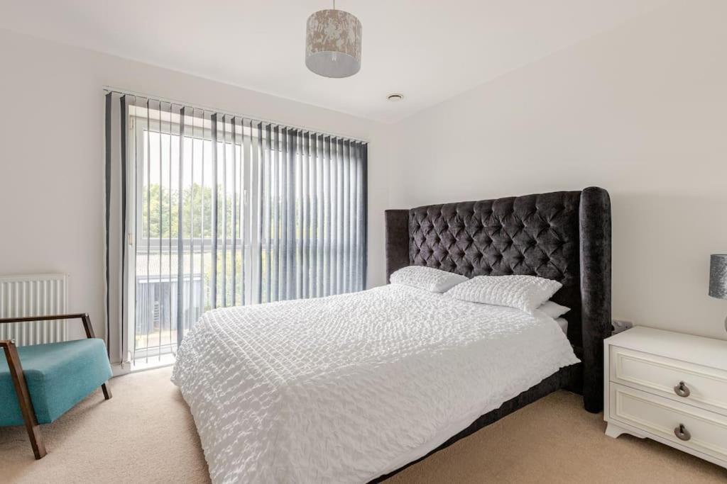 Wainscot Stylish Station Apartment In Rochester With Free Parking מראה חיצוני תמונה